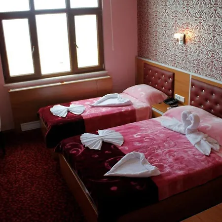 Heyamo Hotell 3*